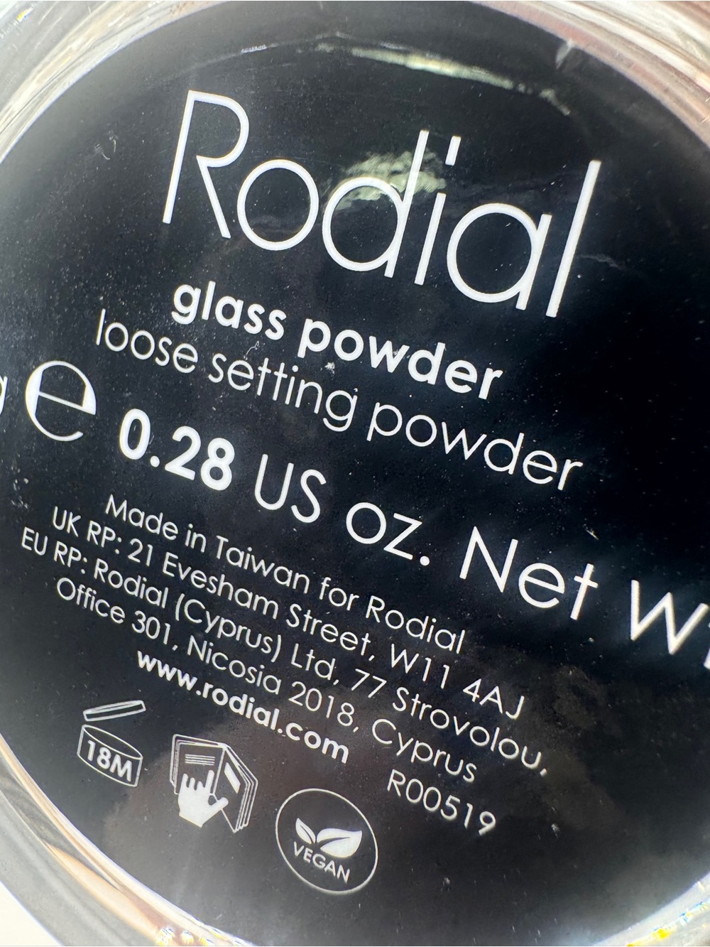 Rodial glass powder loose blurring powder .28oz - Picture 4 of 7
